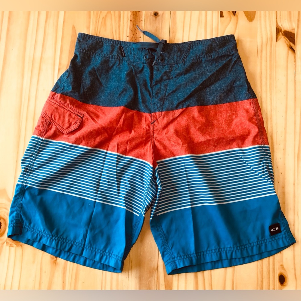 Oakley Board Shorts Men Size 32 Casual Beach Swimming Polyester 10' Inseam.
